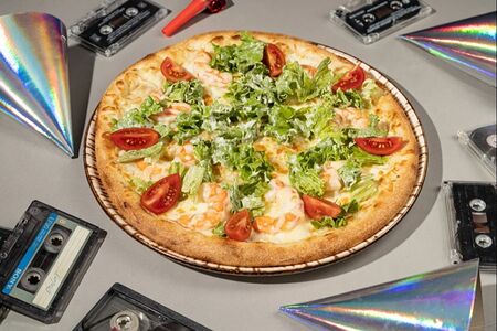 Пицца сливочная с креветкой