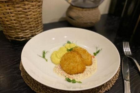 Щучьи котлеты с пюре васаби 