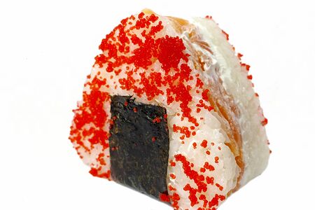 Онигири с лососем