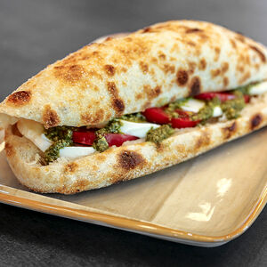 Сандвич томат с моцареллой