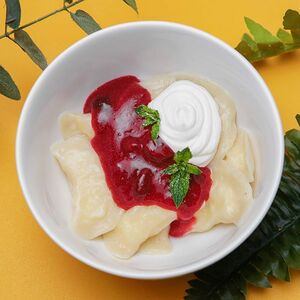 С творогом и томленой вишней