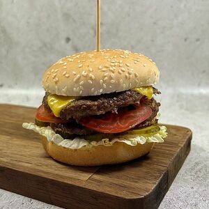 Гамбургер с двойной котлетой