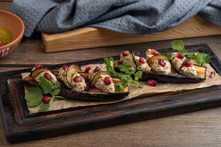 Баклажаны с орехом