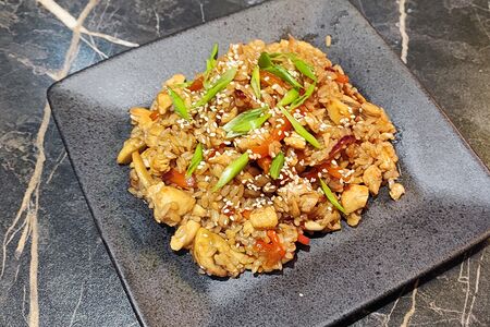 Рис с мидиями в белом соусе