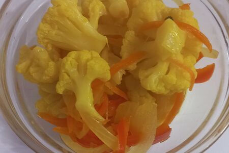 Салат из маринованной цветной капусты