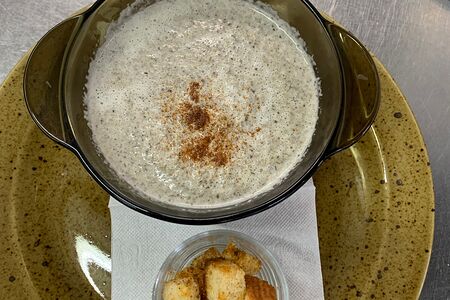 Крем-суп из шампиньонов с гренками