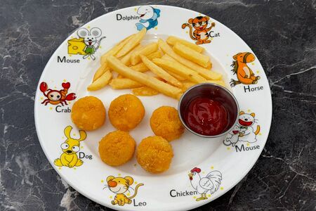 Сырные шарики с фри 