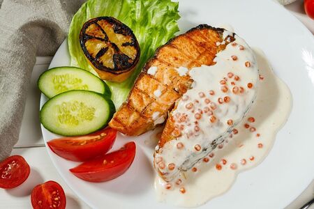 Сёмга под сливочным соусом