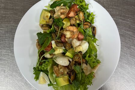 Салат с морепродуктами