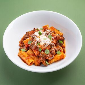 Ригатони с бараниной