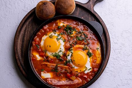 Шакшука с сулугуни и суджуком 