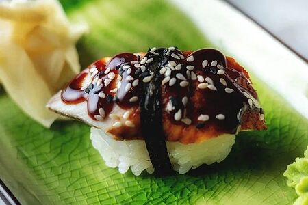 Суши с угрем