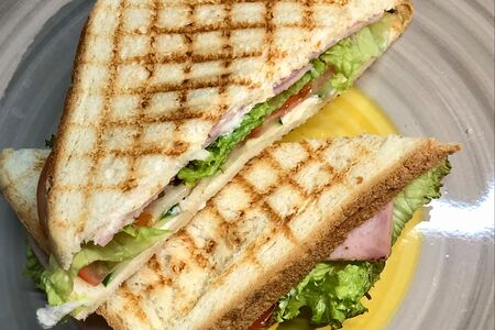 Сэндвич с ветчиной 