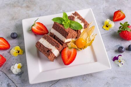 Шоколадный бисквит со сливочным суфле