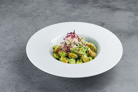 Спагетти с креветками и шпинатом