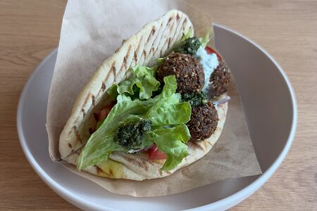 Пита с фалафелем