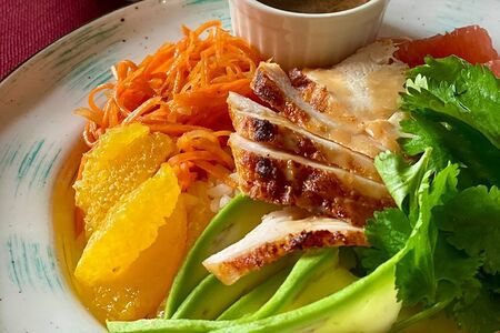 Поке с пастрами из курицы