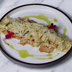 Феттучини с курицей и грибами