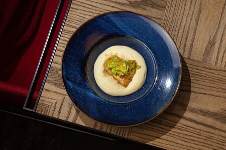 Стейк из трески с картофельным муссом и фетучини из цукини