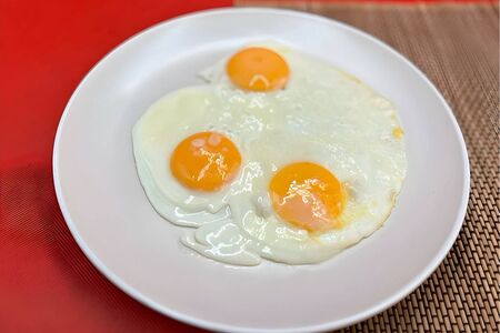 Яичница из трех яиц