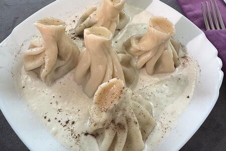 Мини-хинкали Cвинина-говядина в сливочном соусе