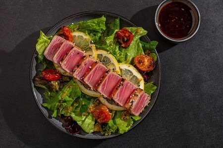 Салат с Тунцом