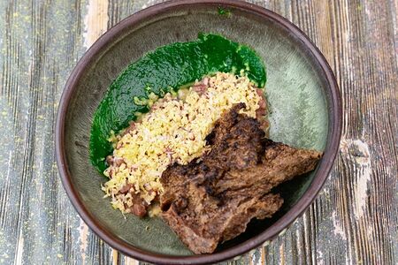 Тартар из говядины с соусом юдзу, копчеными яйцами