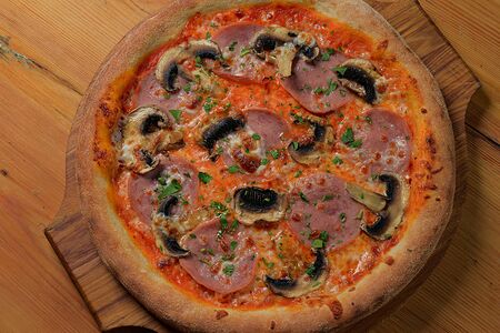 С ветчиной и грибами