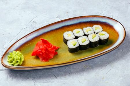 Хосомаки с авокадо