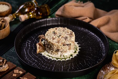 Ризони с белым грибом и трюфелем 