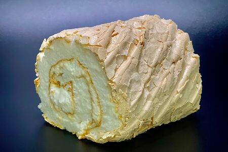 Меренговый рулет