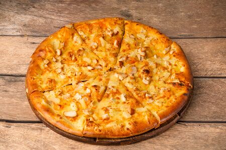 Пицца Мясо-ананас