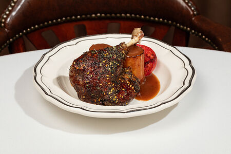 Утка конфи с картофелем и печеным томатом