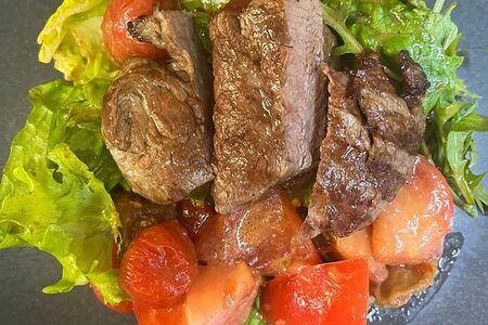 Салат с телятиной гриль