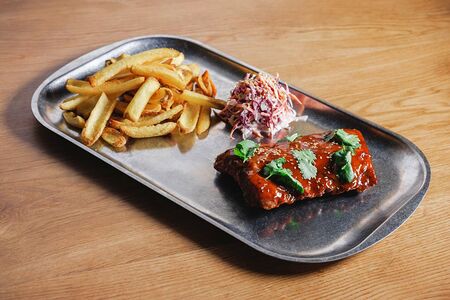 Рёбра поросёнка Том Ям