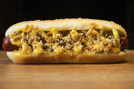 Хот-дог со говяжьей сосиской