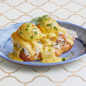 Бенедикт на хале с индейкой