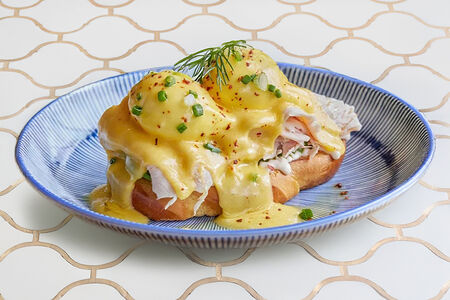 Бенедикт на хале с индейкой