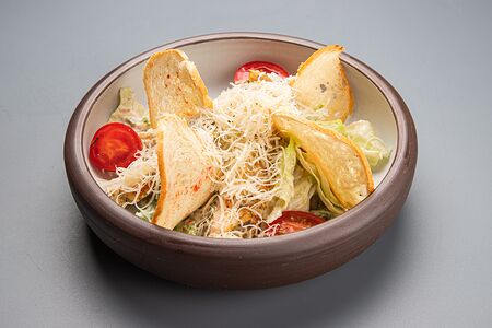 Салат Цезарь с куриной грудкой
