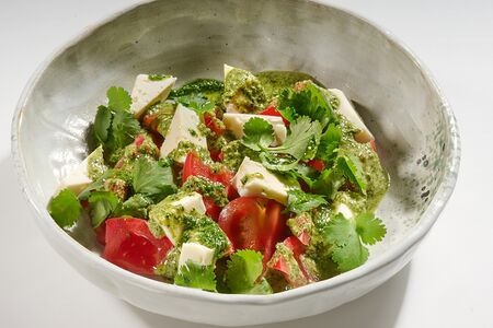 Салат с домашней брынзой и томатами