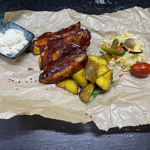 Домашние рёбрышки с печёным картофелем