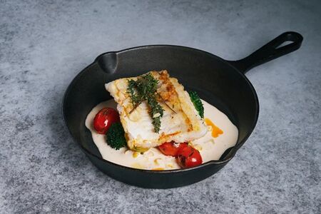 Судак с овощами и горчичным соусом