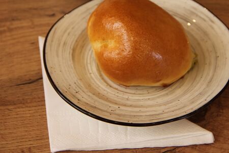 Пирожок Лук-яйцо 