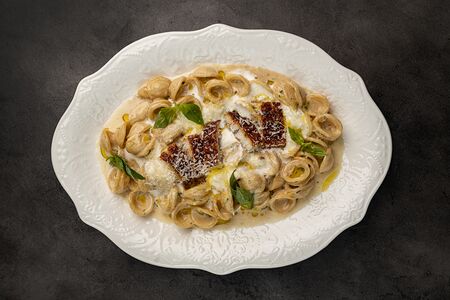 Орекьетте с угрем 