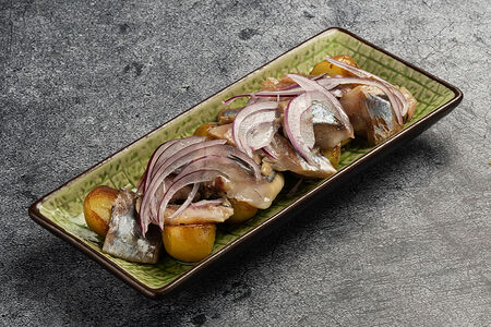 Сельдь с картофелем и луком