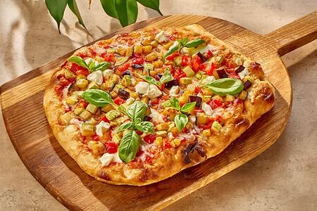 Пицца с сыром рикотта и овощами