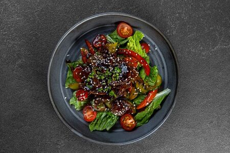 Шеф-салат с овощами и говядиной 