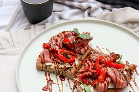 Тост с ростбифом 