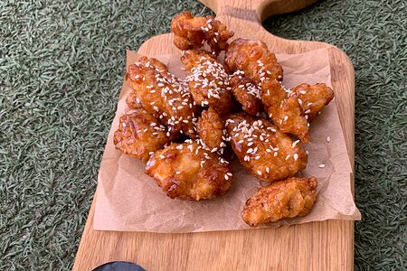 Куриный попкорн в соусе