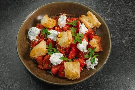 Арбуз, томаты, рикотта